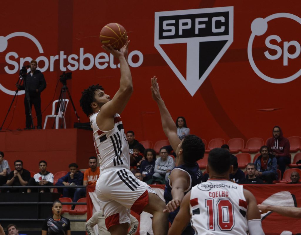 Basquete tricolor volta as quadras após pausa