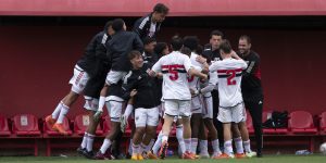 Tricolor tem goleada e derrota em rodada dupla neste sábado