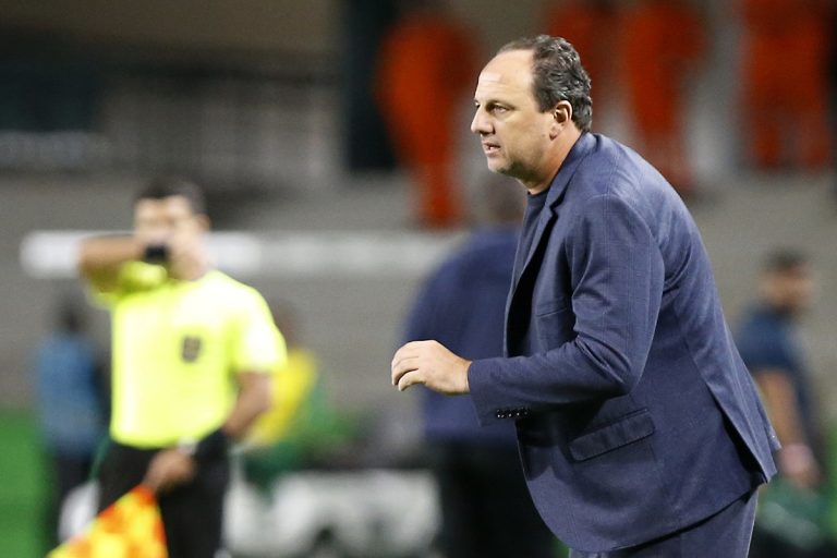 Rogério Ceni estreia com goleada pelo Bahia