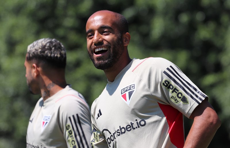 Lucas quer elenco competitivo para permanecer no São Paulo