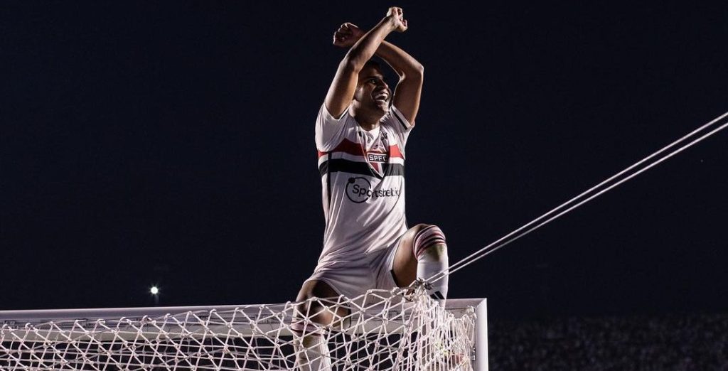 Renovação de titular mostra rapidez do São Paulo no mercado