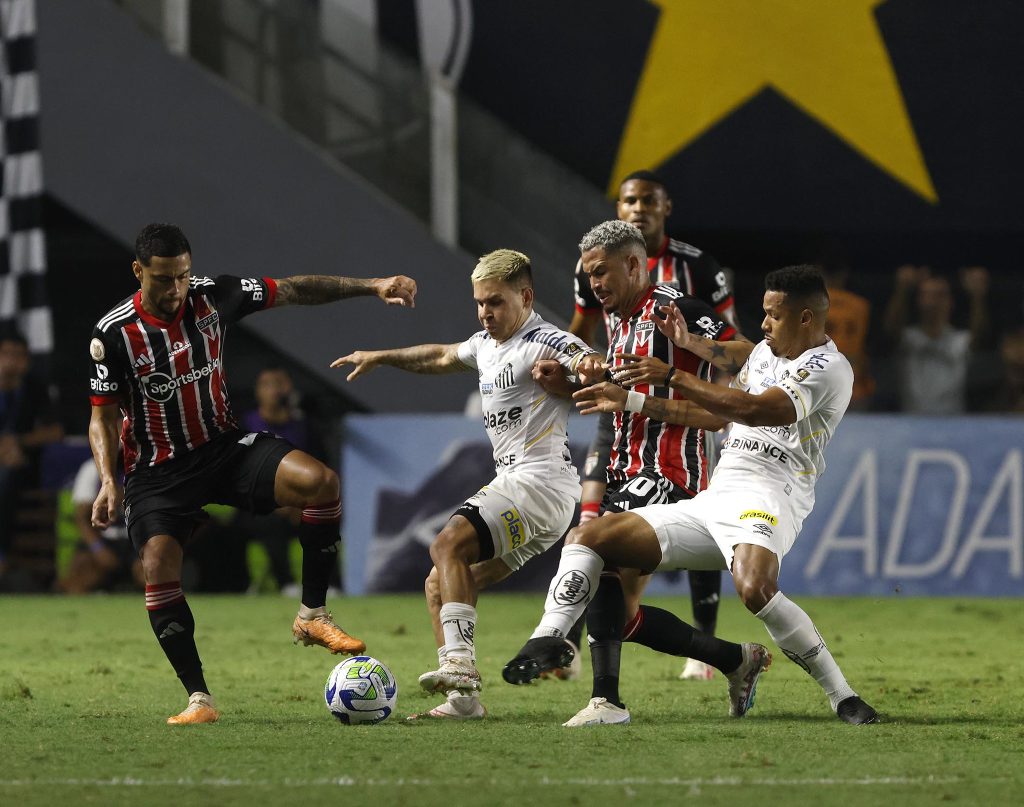 São Paulo tem mais um jogador suspenso por cartão amarelo