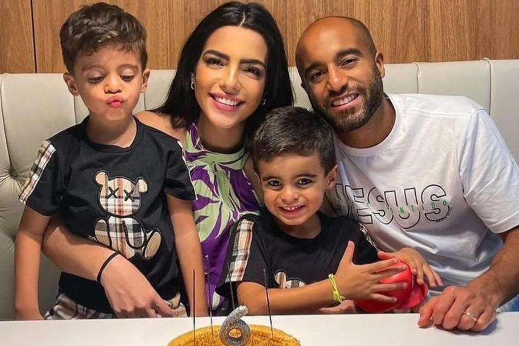 Lucas recebe PIX inusitado e não escapa de zoeira dos torcedores do São Paulo. Entenda o motivo