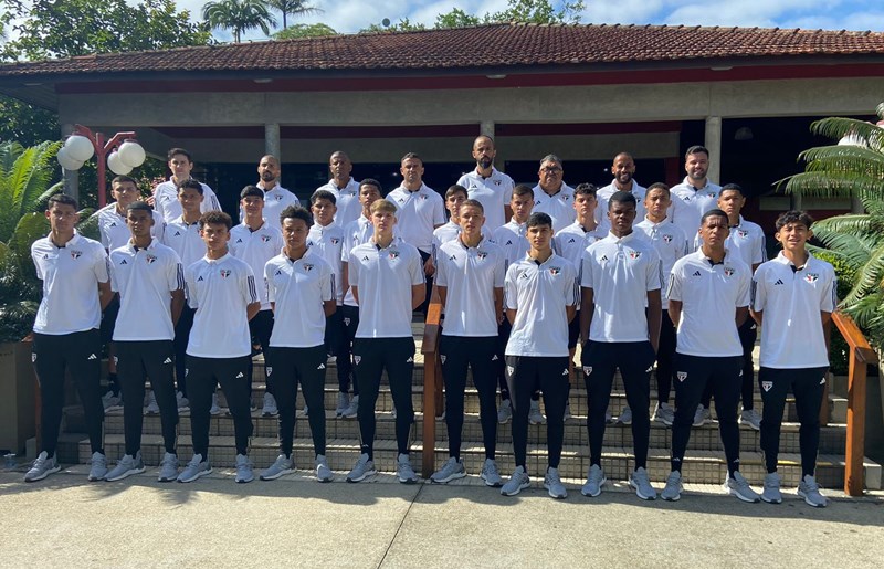 Equipe da base do São Paulo inicia disputa de torneio internacional