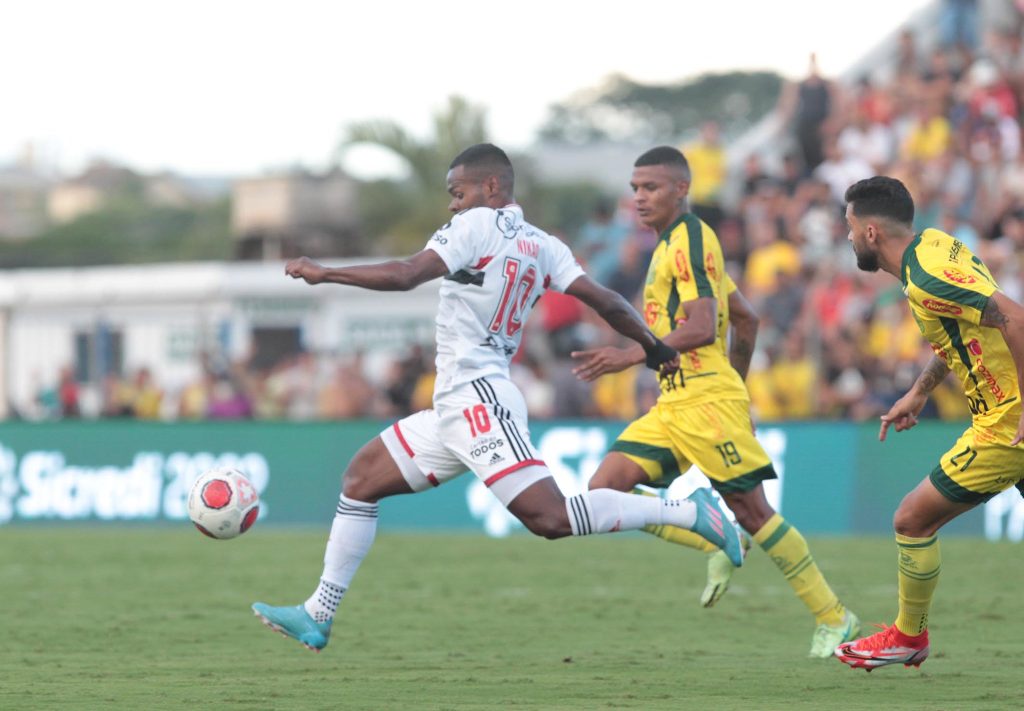 Confira prováveis escalações para Mirassol x São Paulo